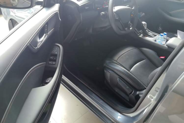 Used Roewe i5 2023 1.5L CVT Luxury Edition Driver Seat