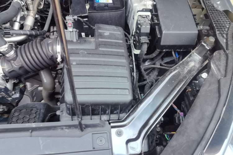 Used Roewe i5 2023 1.5L CVT Luxury Edition Engine Bay Left