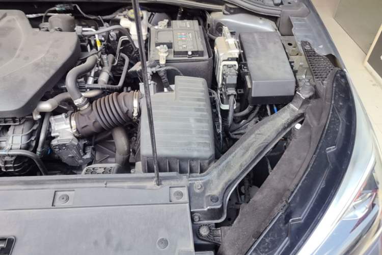 Used Roewe i5 2023 1.5L CVT Luxury Edition Engine Bay Left