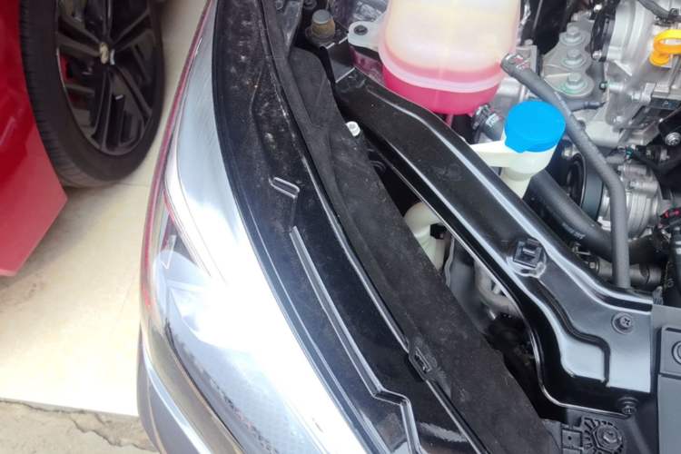 Used Roewe i5 2023 1.5L CVT Luxury Edition Engine Bay Right