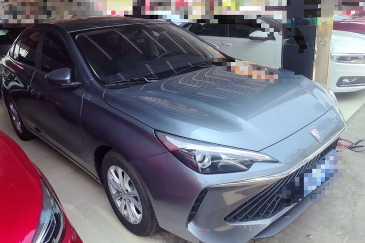 Used Roewe i5 2023 1.5L CVT Luxury Edition Front Right 45 Deg