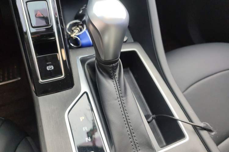 Used Roewe i5 2023 1.5L CVT Luxury Edition Gear Lever