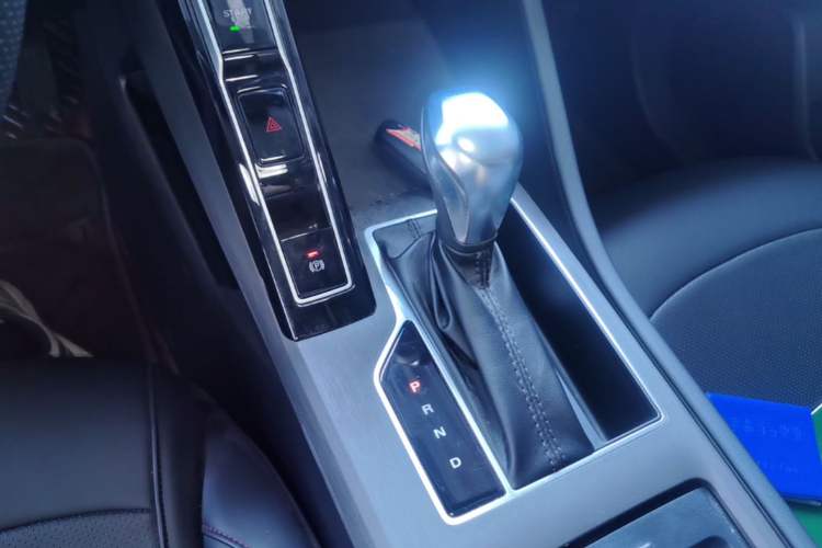 Used Roewe i5 2023 1.5L CVT Luxury Edition Gear Lever