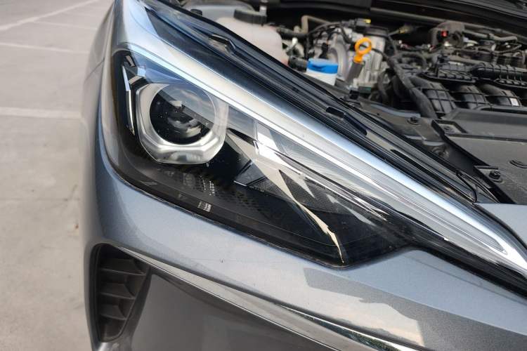 Used Roewe i5 2023 1.5L CVT Luxury Edition Right Front Headlight