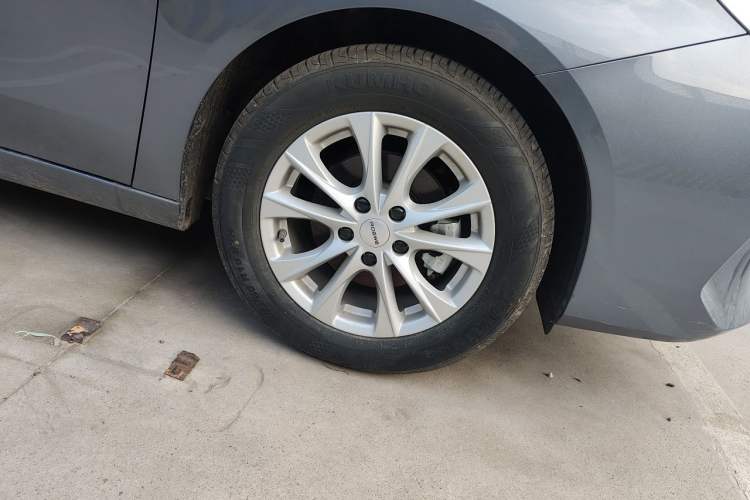 Used Roewe i5 2023 1.5L CVT Luxury Edition Right Front Wheel Hub