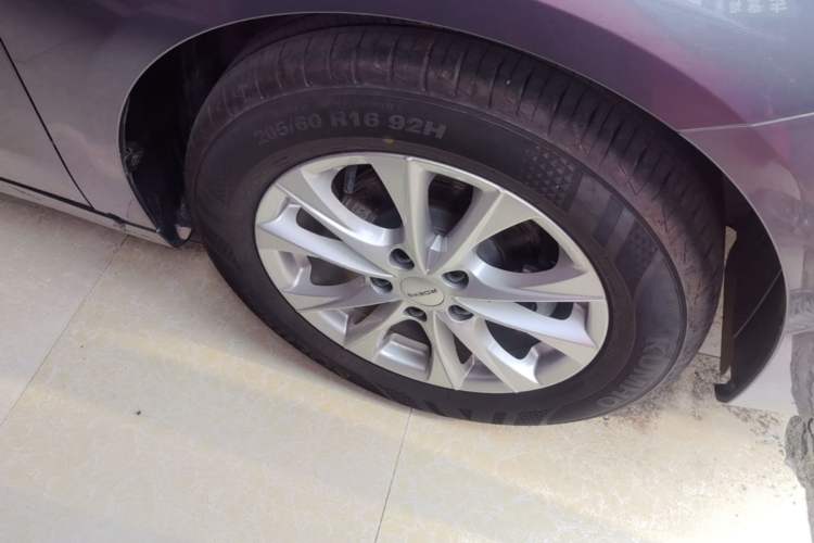 Used Roewe i5 2023 1.5L CVT Luxury Edition Right Front Wheel Hub