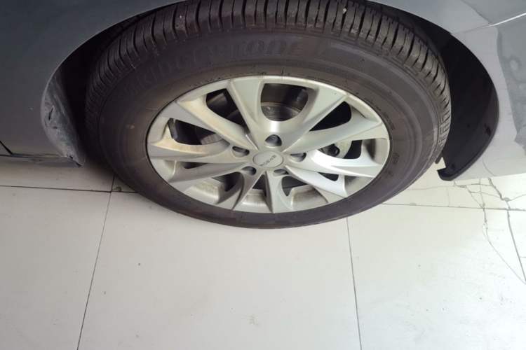 Used Roewe i5 2023 1.5L CVT Luxury Edition Right Front Wheel Hub