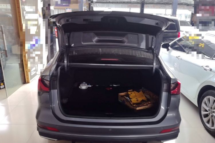 Used Roewe i5 2023 1.5L CVT Luxury Edition Trunk