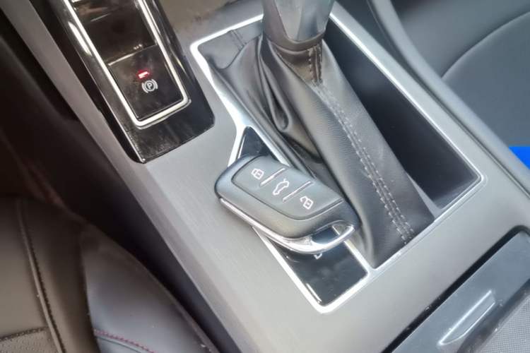 Used Roewe i5 2023 1.5L CVT Luxury Edition Vehicle Key