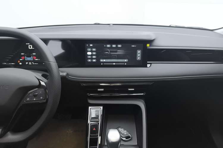 Used Roewe i5 2023 1.5L CVT Luxury Edition Audio And AC Panel