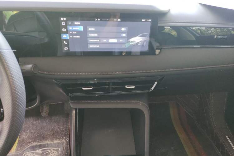 Used Roewe i5 2023 1.5L Manual Comfort Edition Audio And AC Panel