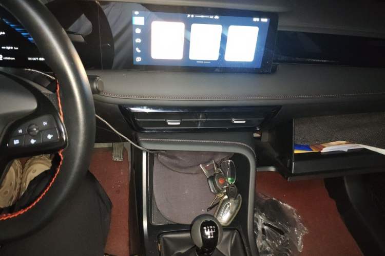 Used Roewe i5 2023 1.5L Manual Comfort Edition Audio And AC Panel