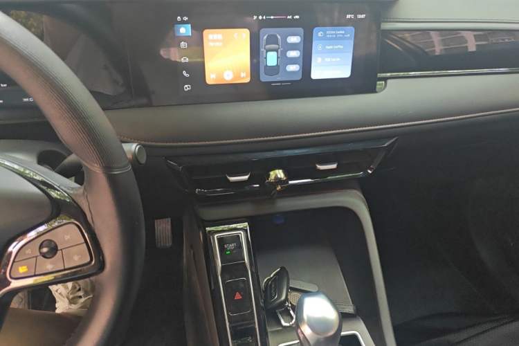 Used Roewe i5 2023 1.5L CVT Luxury Edition Audio And AC Panel