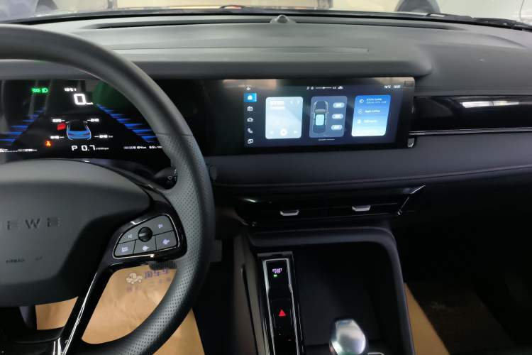 Used Roewe i5 2023 1.5L CVT Luxury Edition Audio And AC Panel