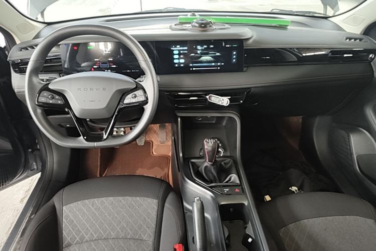 Used Roewe i5 2023 1.5L Manual Comfort Edition Center Console