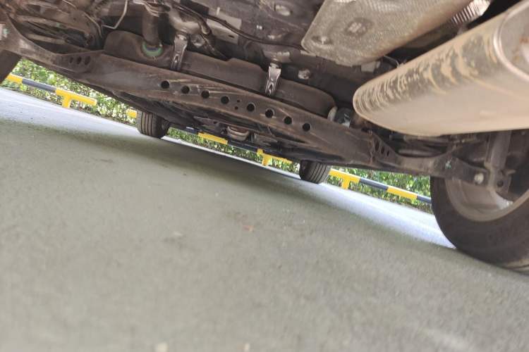 Used Roewe i5 2023 1.5L Manual Comfort Edition Chassis Rear