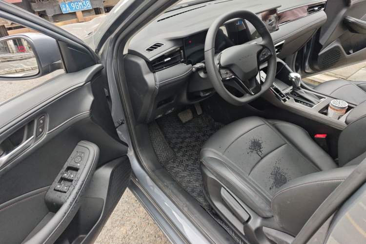 Used Roewe i5 2023 1.5L CVT Luxury Edition Driver Seat