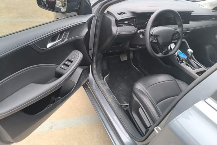 Used Roewe i5 2023 1.5L CVT Luxury Edition Driver Seat