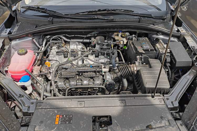 Used Roewe i5 2023 1.5L CVT Luxury Edition Engine Bay