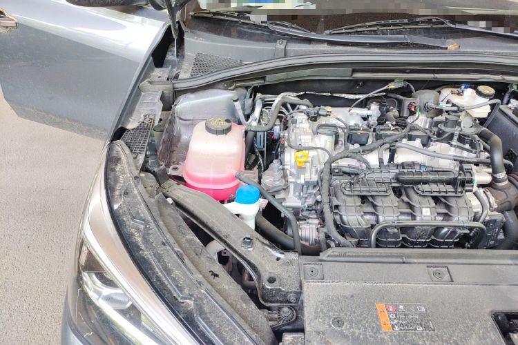 Used Roewe i5 2023 1.5L Manual Comfort Edition Engine Bay Right