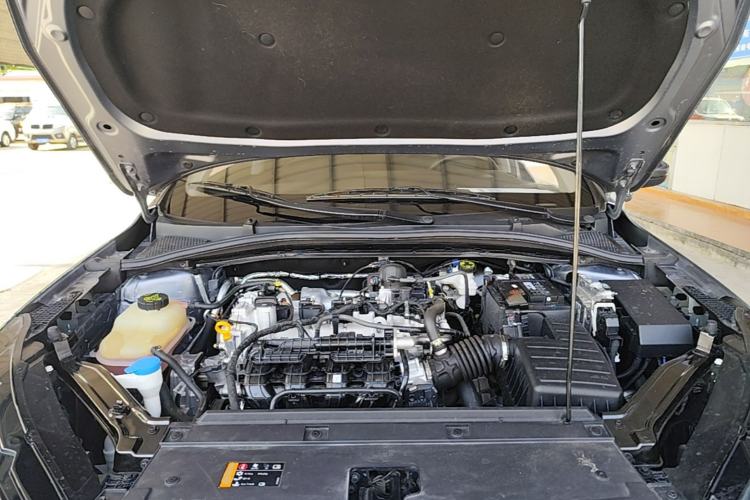 Used Roewe i5 2023 1.5L CVT Luxury Edition Engine Bay