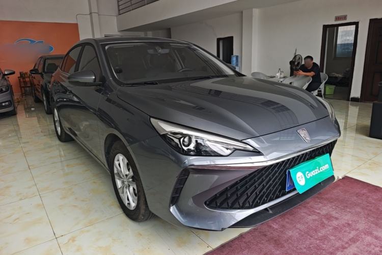Used Roewe i5 2023 1.5L CVT Luxury Edition Front Right 45 Deg