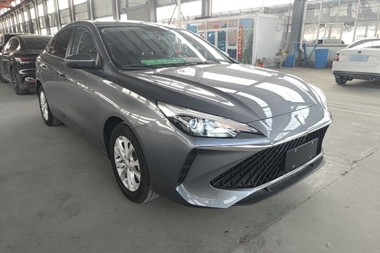 Used Roewe i5 2023 1.5L Manual Comfort Edition Front Right 45 Deg