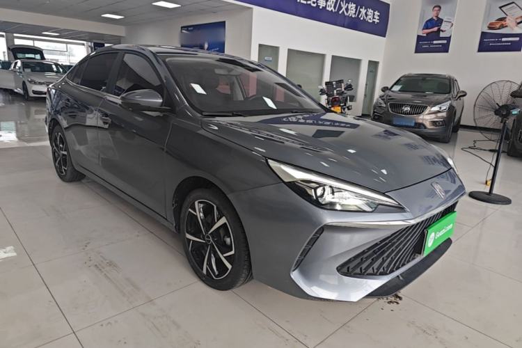 Used Roewe i5 2023 1.5L CVT Luxury Edition Front Right 45 Deg