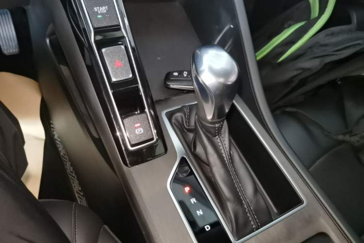 Used Roewe i5 2023 1.5L CVT Luxury Edition Gear Lever