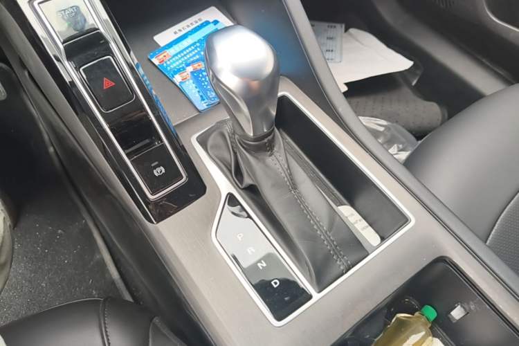 Used Roewe i5 2023 1.5L CVT Luxury Edition Gear Lever