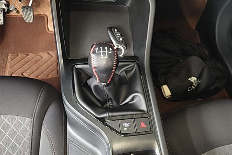 Used Roewe i5 2023 1.5L Manual Comfort Edition Gear Lever