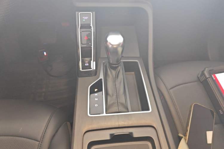 Used Roewe i5 2023 1.5L CVT Luxury Edition Gear Lever