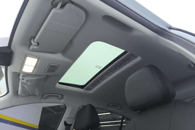 Used Roewe i5 2023 1.5L CVT Luxury Edition Headliner