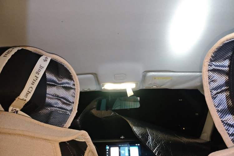 Used Roewe i5 2023 1.5L Manual Comfort Edition Headliner