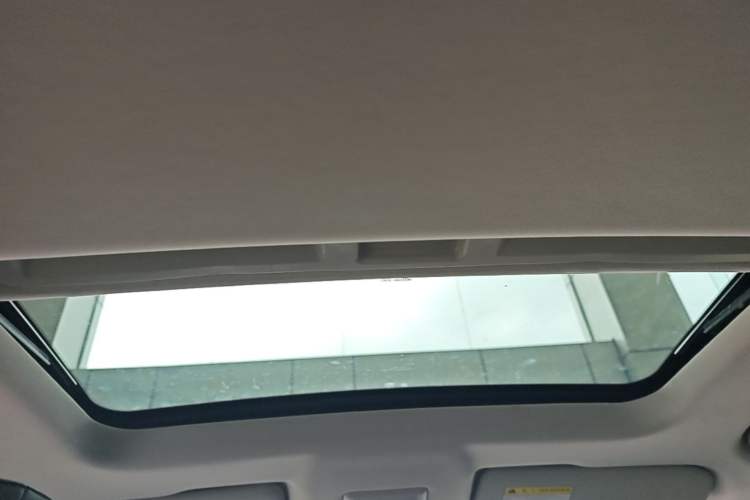 Used Roewe i5 2023 1.5L CVT Luxury Edition Headliner