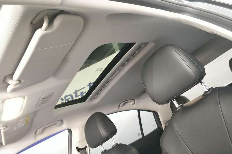 Used Roewe i5 2023 1.5L CVT Luxury Edition Headliner