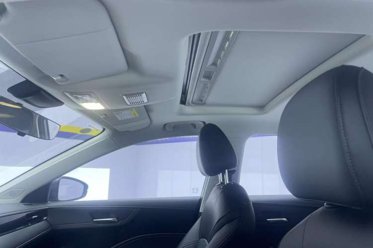 Used Roewe i5 2023 1.5L CVT Luxury Edition Headliner