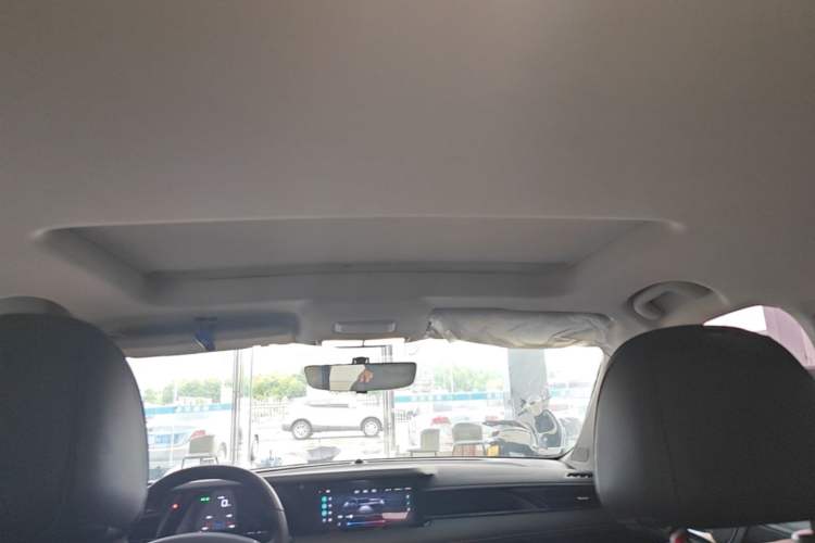 Used Roewe i5 2023 1.5L CVT Luxury Edition Headliner