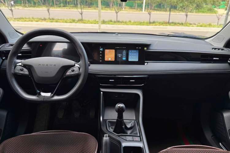 Used Roewe i5 2023 1.5L Manual Comfort Edition Interior 2