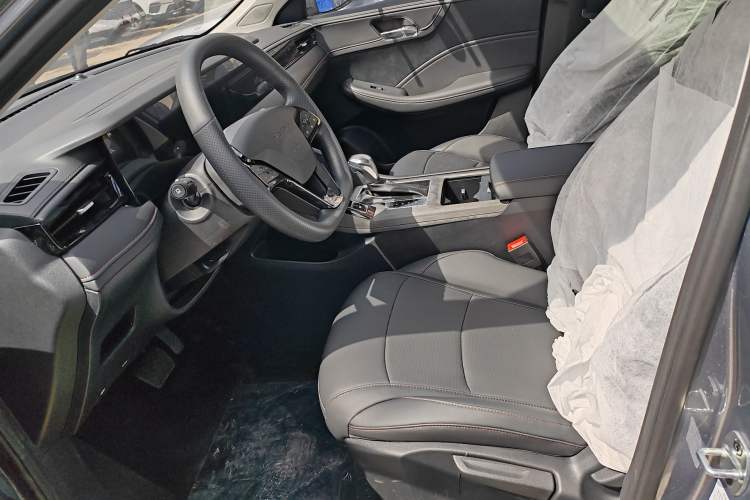 Used Roewe i5 2023 1.5L CVT Luxury Edition Left Front Seat