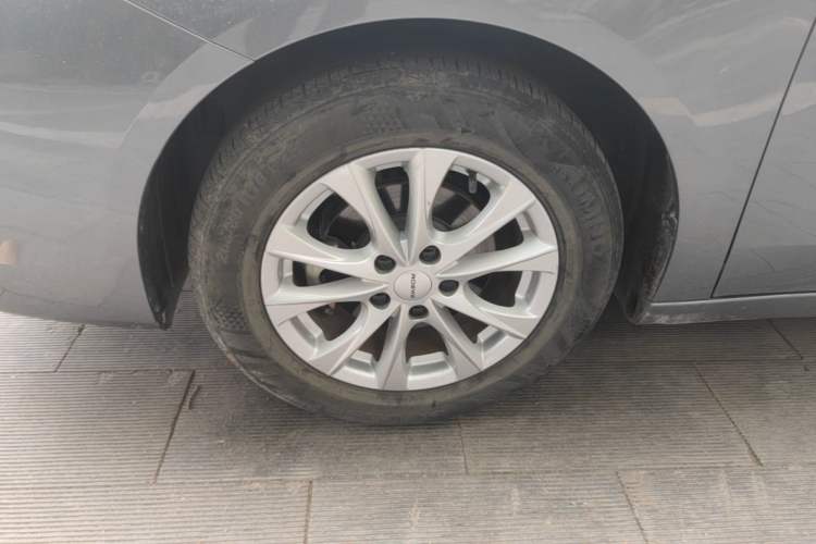 Used Roewe i5 2023 1.5L Manual Comfort Edition Left Front Wheel Hub