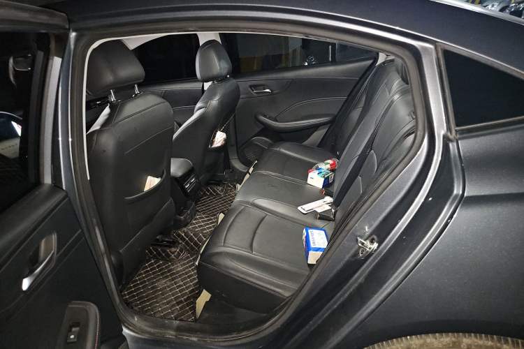 Used Roewe i5 2023 1.5L CVT Luxury Edition Left Rear Seat