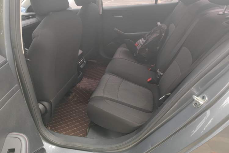 Used Roewe i5 2023 1.5L Manual Comfort Edition Left Rear Seat