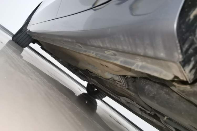 Used Roewe i5 2023 1.5L CVT Luxury Edition Left Side Sill