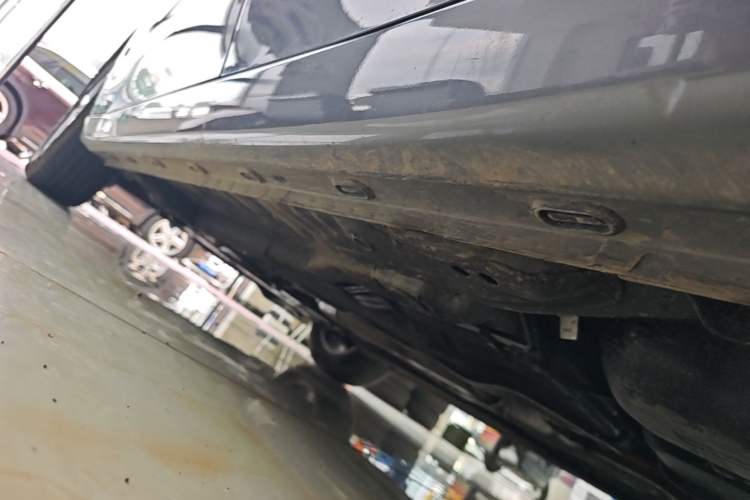 Used Roewe i5 2023 1.5L CVT Luxury Edition Left Side Sill