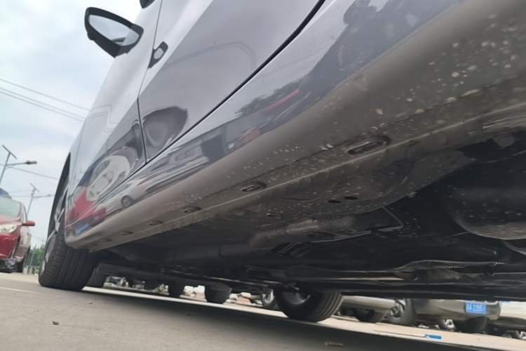 Used Roewe i5 2023 1.5L CVT Luxury Edition Left Side Sill