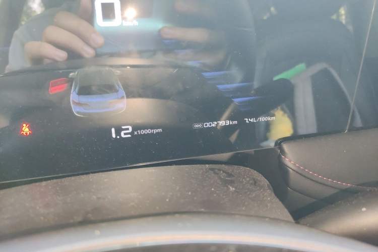 Used Roewe i5 2023 1.5L Manual Comfort Edition Odometer Close Up