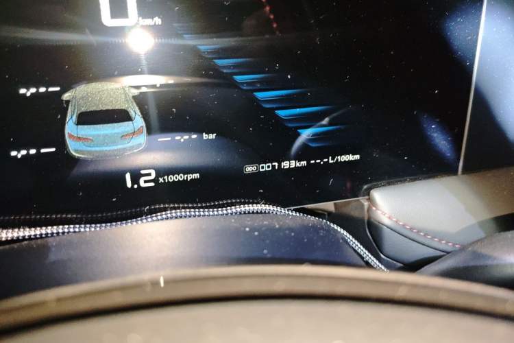 Used Roewe i5 2023 1.5L Manual Comfort Edition Odometer Close Up