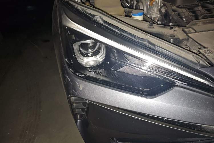 Used Roewe i5 2023 1.5L CVT Luxury Edition Right Front Headlight