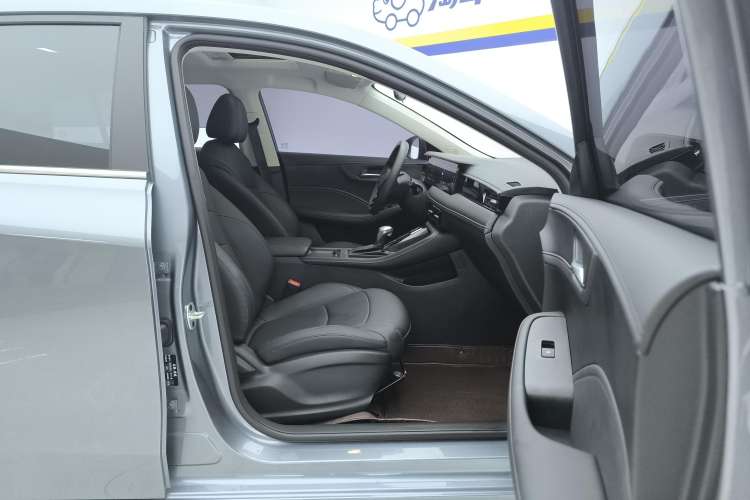 Used Roewe i5 2023 1.5L CVT Luxury Edition Right Front Seat